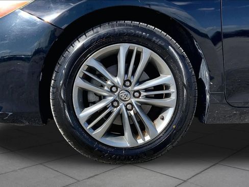 Used 2017 Toyota Camry SE FWD image 11
