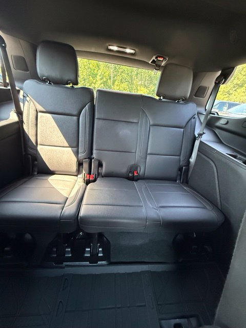 Used 2024 Chevrolet Tahoe LT w/ Luxury Package RWD image 23