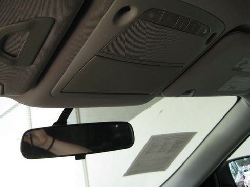 Used 2016 Nissan Rogue S w/ Appearance Package FWD image 19