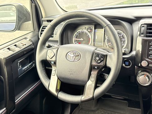Used 2023 Toyota 4Runner TRD Off-Road AWD/4WD image 20