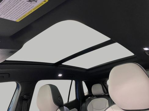 New 2026 Volkswagen Tiguan SEL R-Line image 30