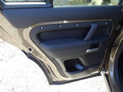 New 2026 Land Rover Defender 110 S image 20