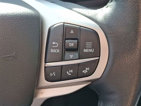 Used 2022 Ford Explorer XLT image 24