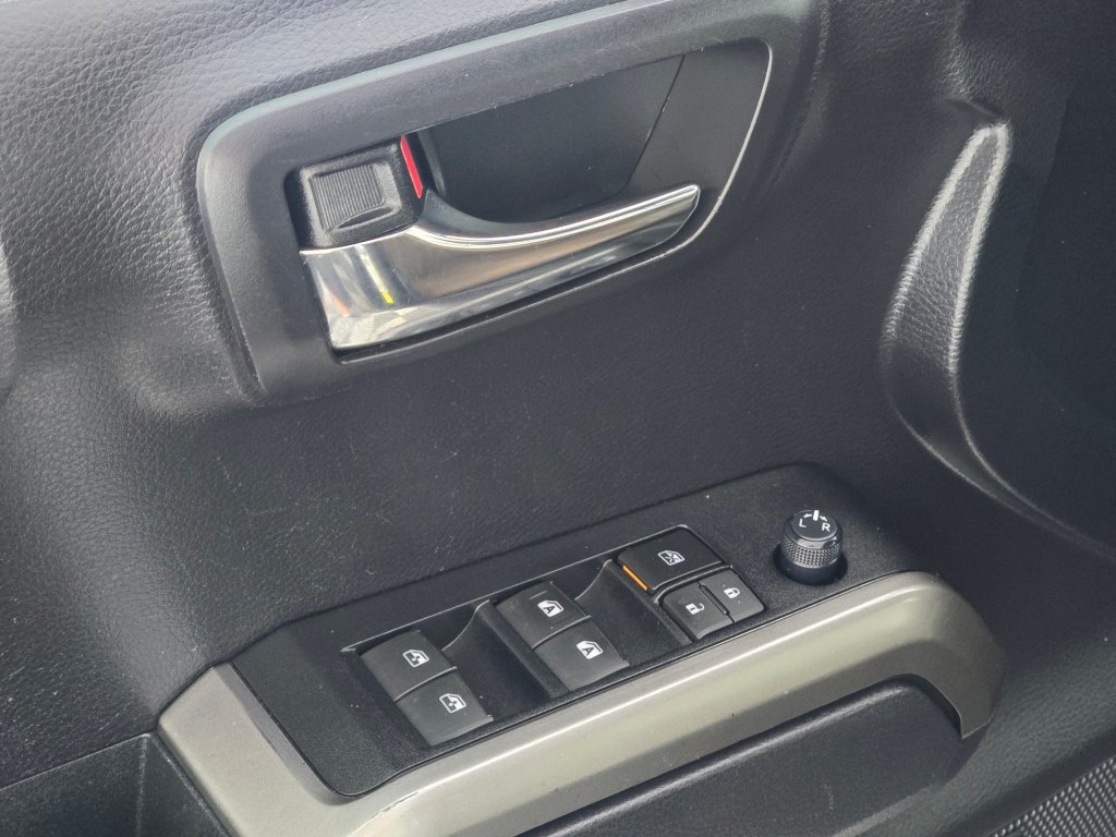 Used 2021 Toyota Tacoma Limited AWD/4WD image 33