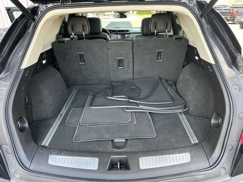 Used 2017 Cadillac XT5 Luxury w/ Driver Awareness Package AWD/4WD image 21