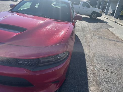 Used 2016 Dodge Charger SRT image 4