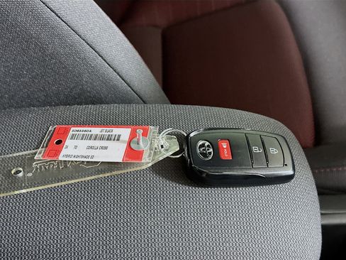 Used 2024 Toyota Corolla Cross AWD Hybrid image 33