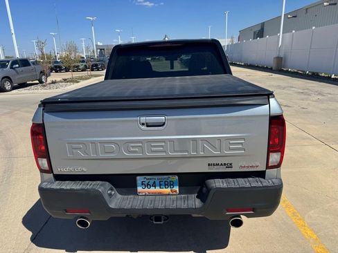 Used 2025 Honda Ridgeline Sport image 5
