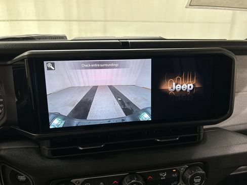 New 2026 Jeep Gladiator Sport AWD/4WD image 18