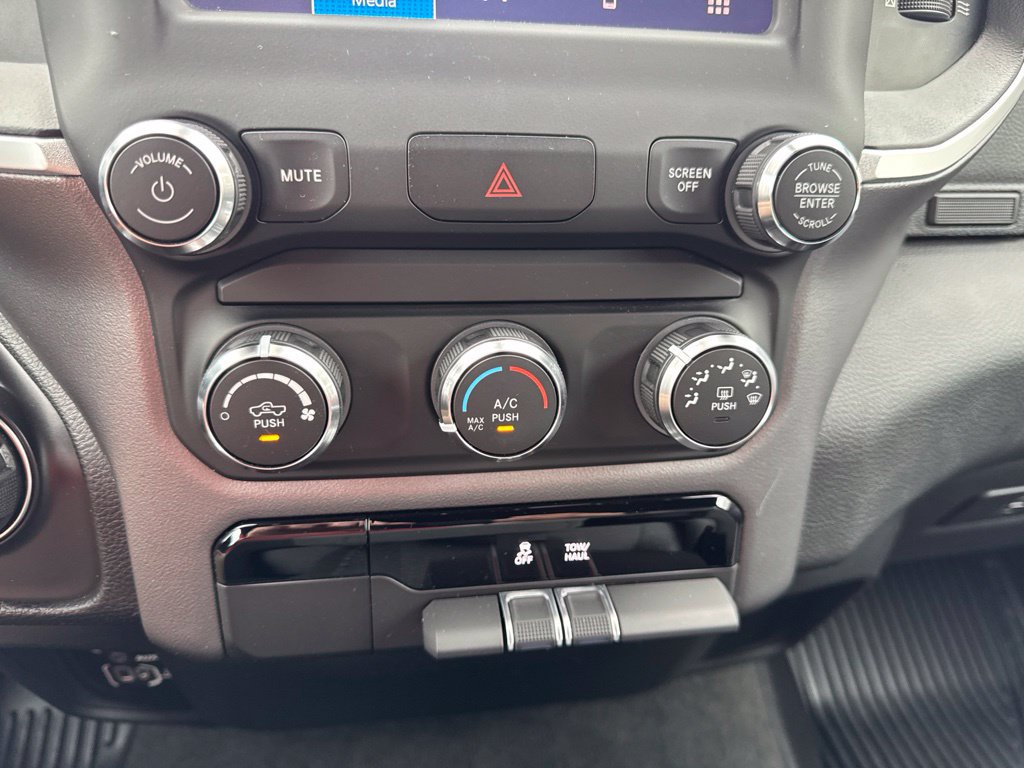 Used 2022 RAM 1500 Big Horn AWD/4WD image 22