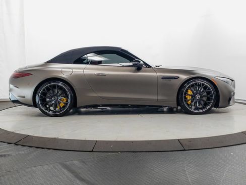 Used 2022 Mercedes-Benz SL 55 AMG 4MATIC w/ Driver Assistance Package image 36