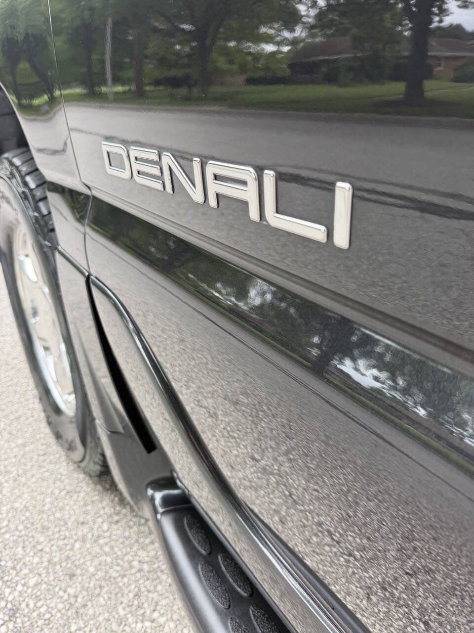 Used 2004 GMC Yukon XL Denali AWD/4WD image 23