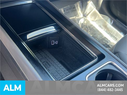 Used 2025 Lincoln Corsair AWD w/ Equipment Group 101A image 35