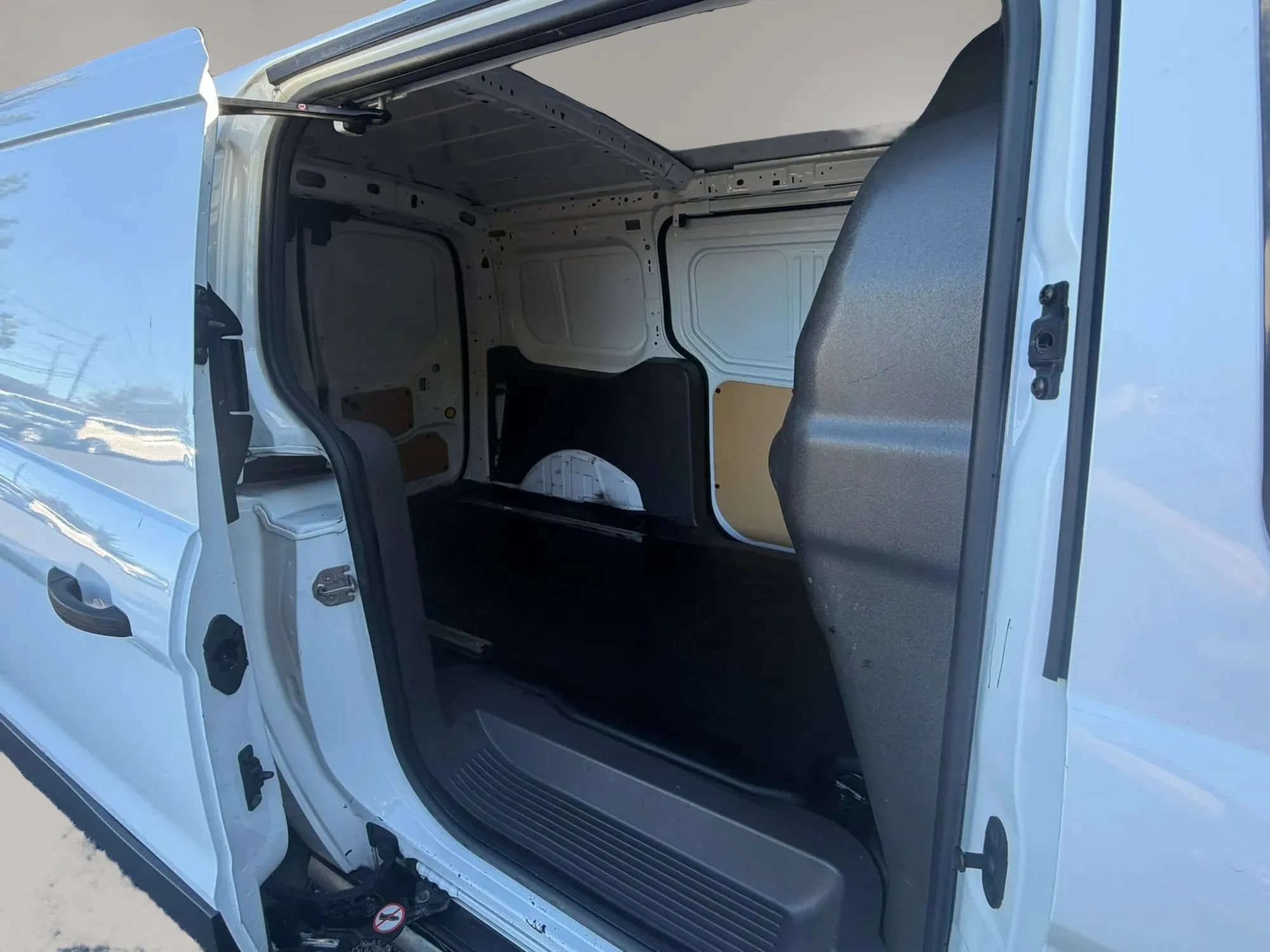 Used 2022 Ford Transit Connect XL FWD image 30
