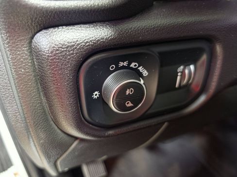 Used 2024 RAM 2500 Big Horn w/ Off Road Package AWD/4WD image 27