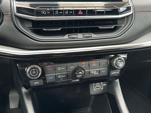 Certified 2023 Jeep Compass Trailhawk AWD/4WD image 20