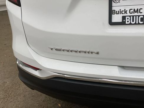 Used 2023 GMC Terrain SLT image 10