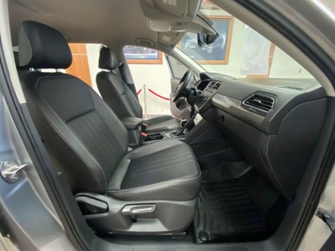 Used 2022 Volkswagen Tiguan SE image 24