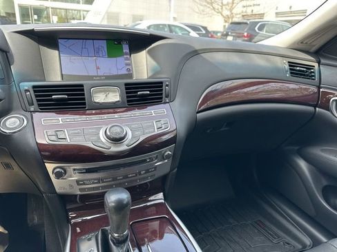 Used 2019 INFINITI Q70 Luxe w/ Proactive Package image 6