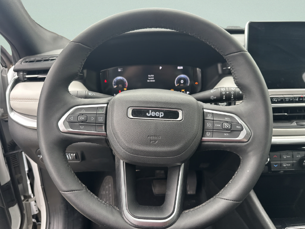 Used 2025 Jeep Compass Limited w/ Elite Group AWD/4WD image 15