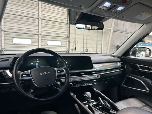 Used 2025 Kia Telluride S AWD/4WD image 4