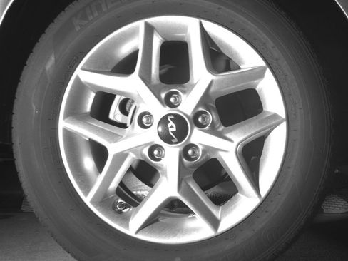 Used 2025 Kia Soul LX w/ LX Technology Package FWD image 15