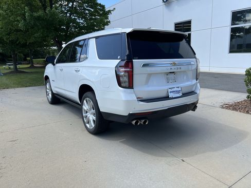 Used 2022 Chevrolet Tahoe High Country w/ Premium Package AWD/4WD image 8