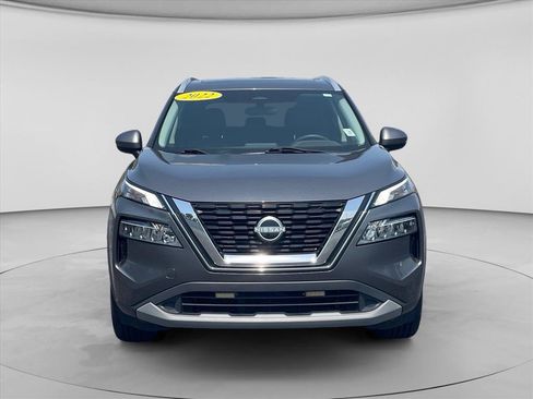 Used 2022 Nissan Rogue SV w/ SV Premium Package FWD image 2
