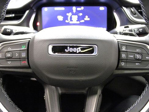 New 2025 Jeep Grand Cherokee Laredo X w/ Luxury Tech Group I image 11