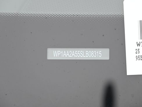 Certified 2025 Porsche Macan image 46