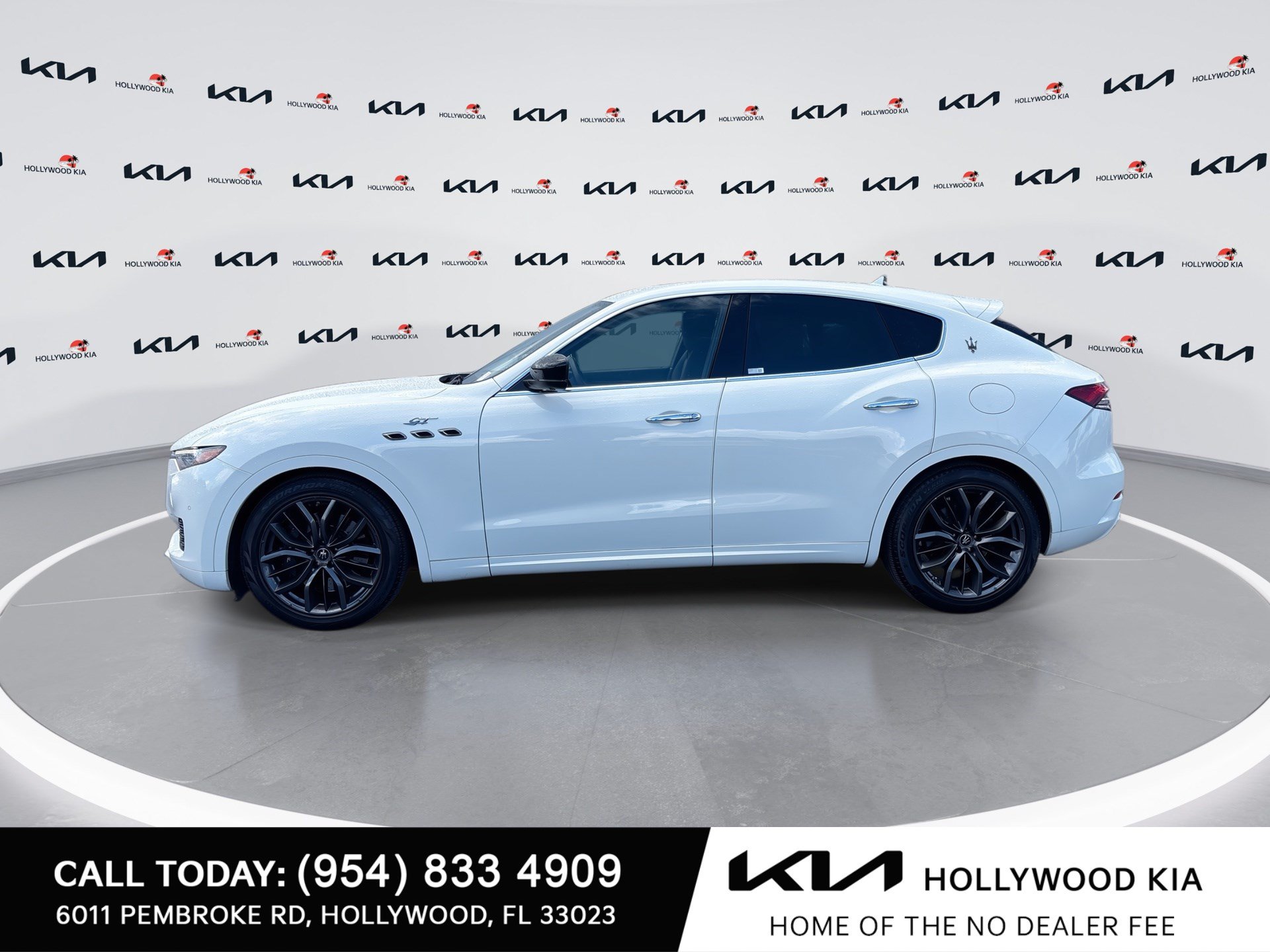 Used 2024 Maserati Levante GT Ultima AWD/4WD image 5