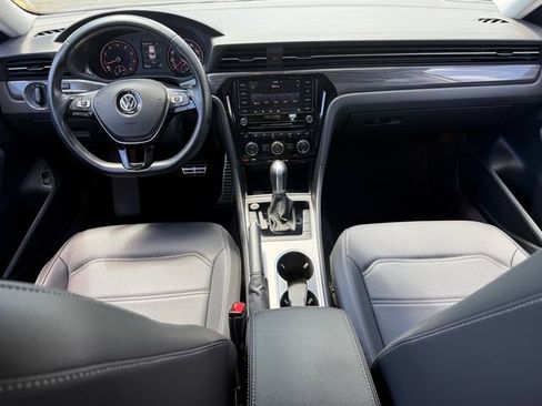 Used 2020 Volkswagen Passat 2.0T R-Line image 15