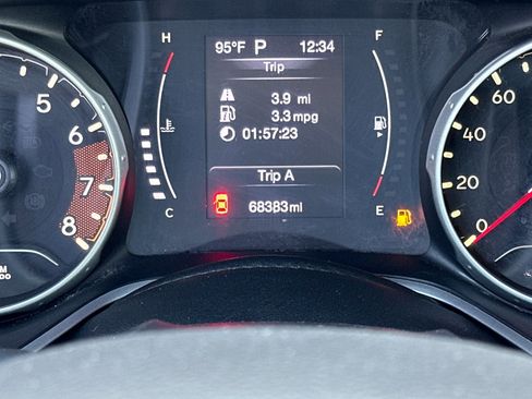 Used 2021 Jeep Compass Latitude image 25