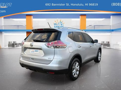 Used 2016 Nissan Rogue SV FWD image 3