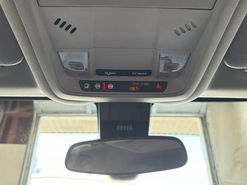 Used 2022 Chevrolet Equinox LT FWD image 40