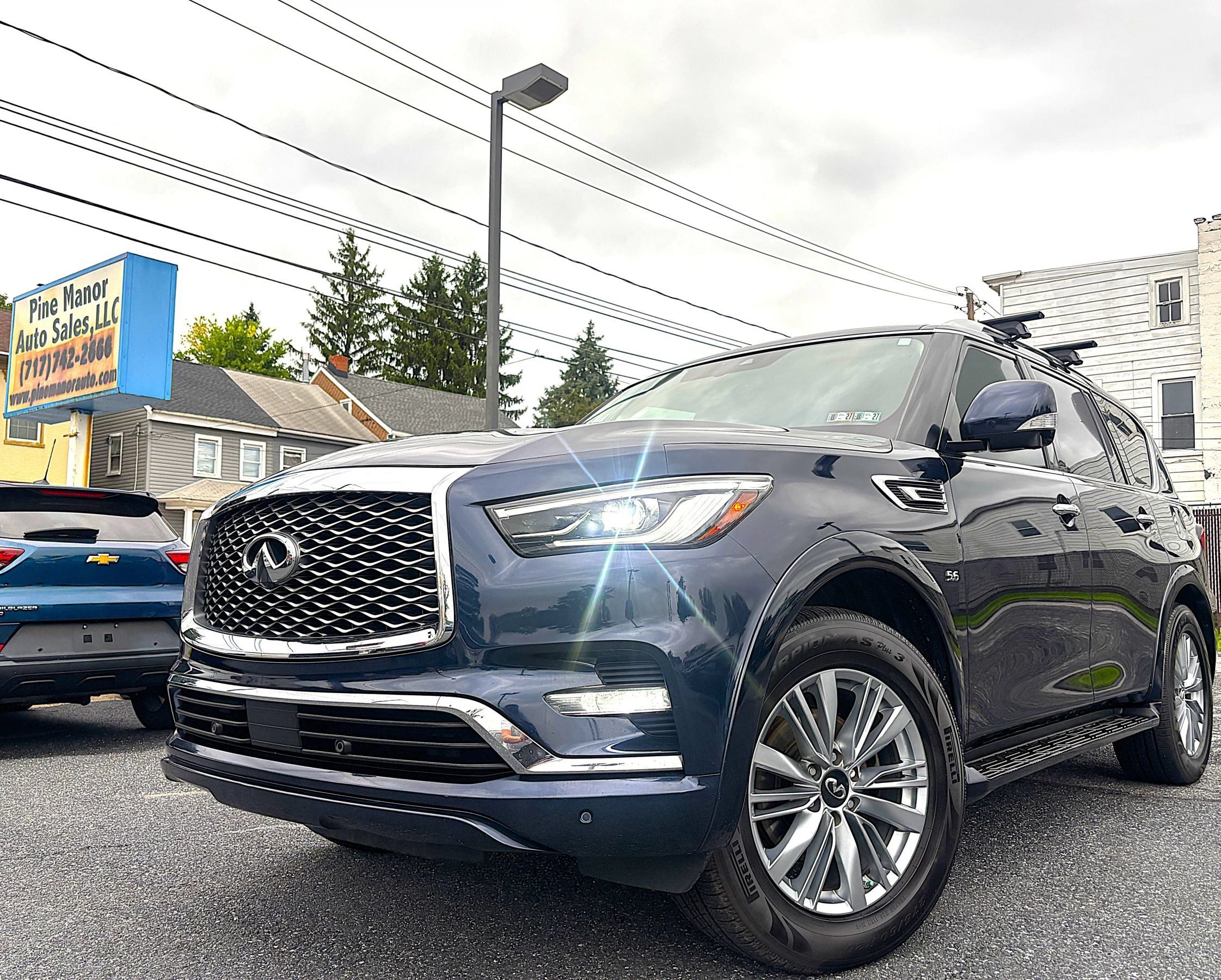 Used 2019 INFINITI QX80 Luxe AWD/4WD image 1