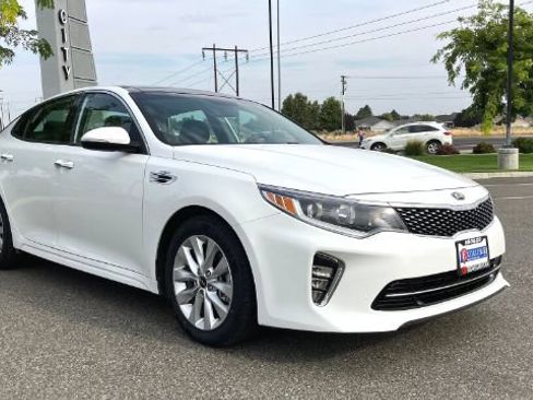 Used 2018 Kia Optima S w/ Panoramic Sunroof Package FWD image 2