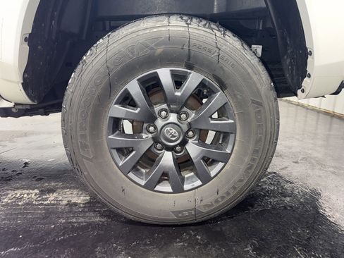 Used 2023 Toyota Tacoma SR5 w/ Technology Package image 7