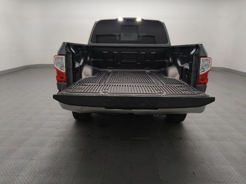 Used 2017 Nissan Titan SV image 29