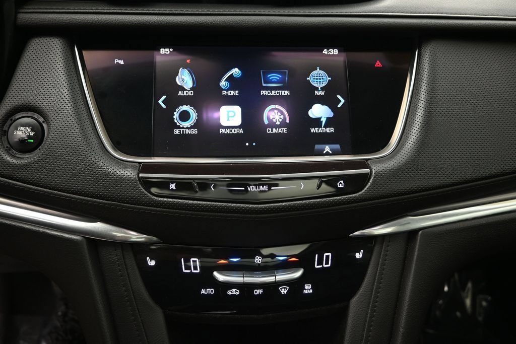 Used 2017 Cadillac XT5 Luxury w/ Driver Awareness Package FWD image 17