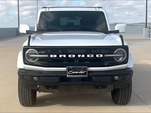 Used 2024 Ford Bronco Outer Banks image 3