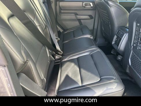 New 2025 Ford Bronco Badlands image 15