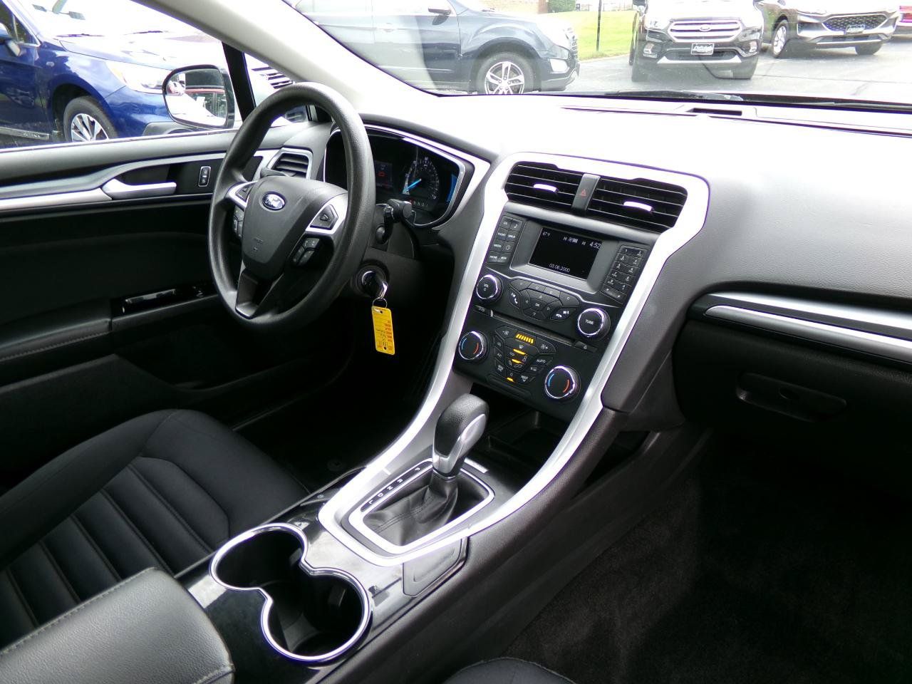 Used 2014 Ford Fusion SE FWD image 29