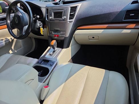 Used 2014 Subaru Outback 2.5i Limited w/ Moonroof Package AWD/4WD image 24