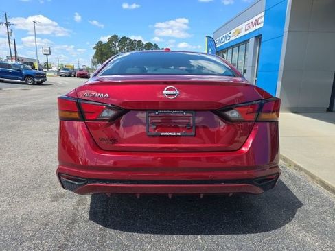 Used 2025 Nissan Altima 2.5 SV FWD image 4