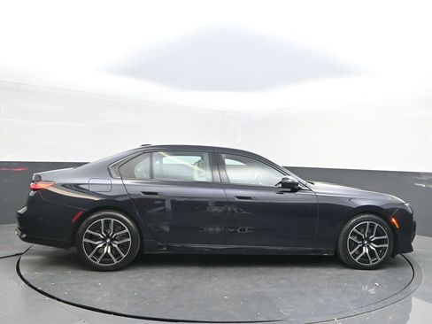 Certified 2023 BMW 760i xDrive image 8