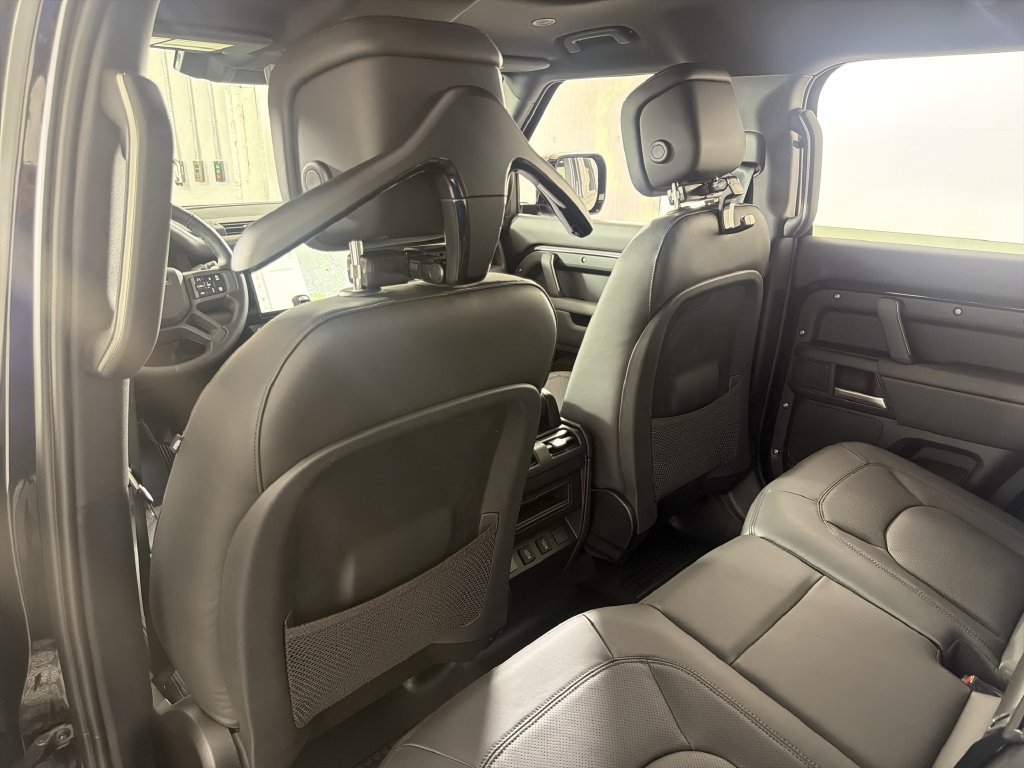 New 2026 Land Rover Defender 110 X-Dynamic SE AWD/4WD image 33
