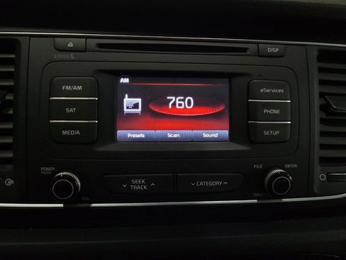 Used 2015 Kia Sedona LX w/ LX Convenience Package FWD image 25