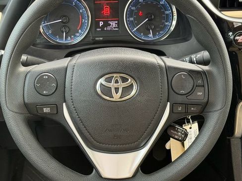 Used 2019 Toyota Corolla LE FWD image 12