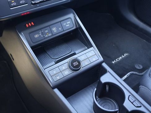 Used 2024 Hyundai Kona Limited FWD image 14